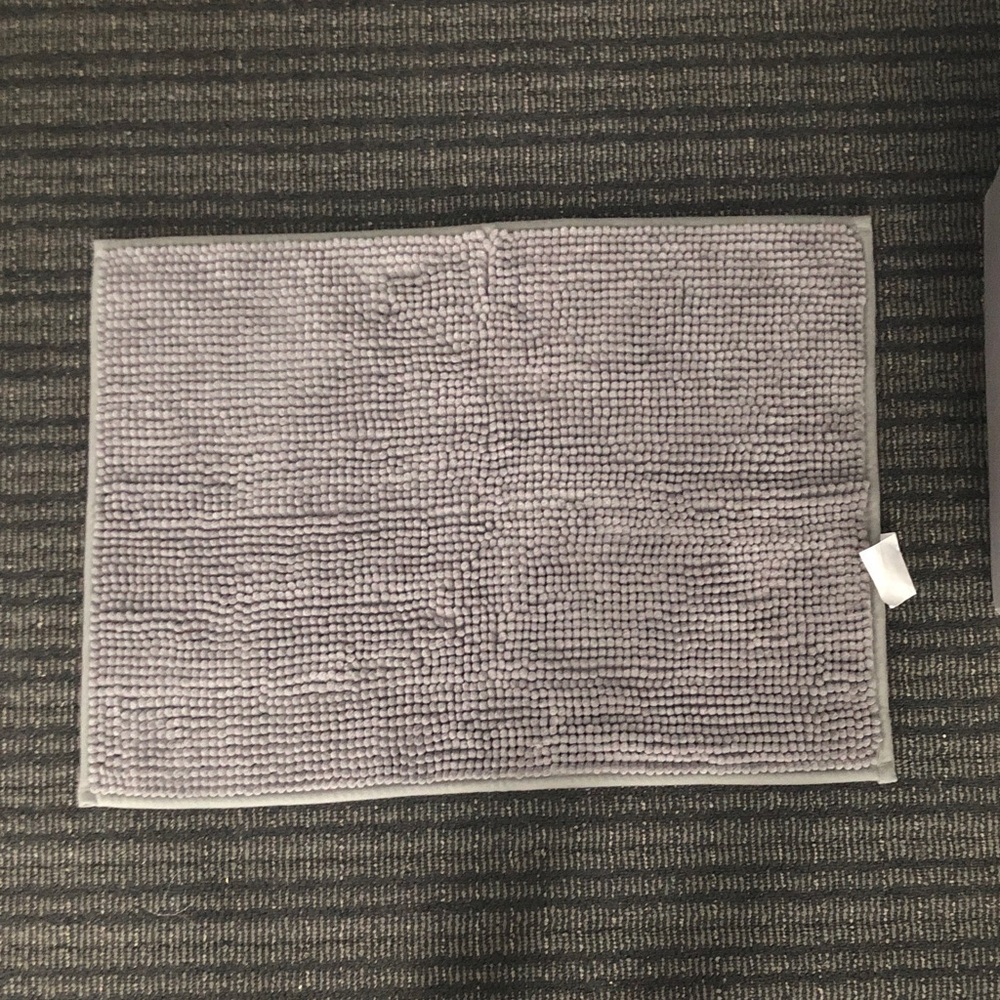 🌸 Room Essentials Gray Ribbed Bath Mat Nwot
